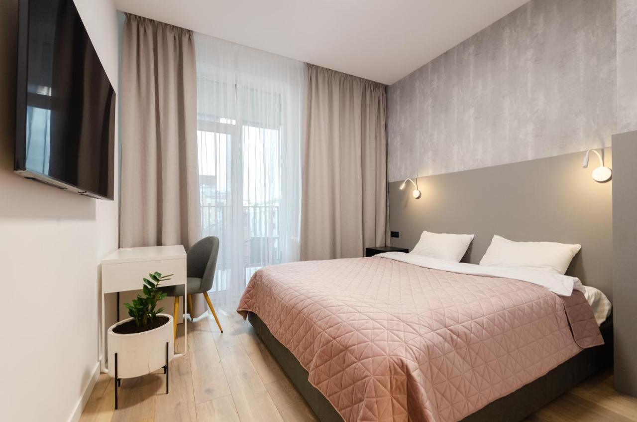 Petrovdom 166-3B In Beautiful Apartments In Rc "Yaroslaviv Grad" Kiev Luaran gambar
